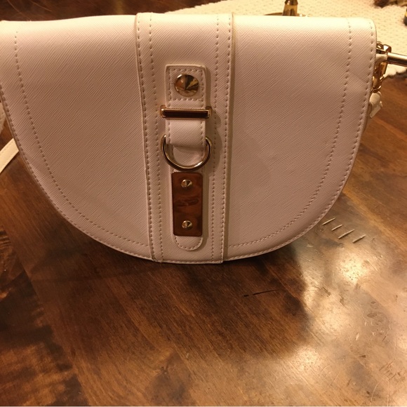 White crossbody purse - Picture 2 of 11